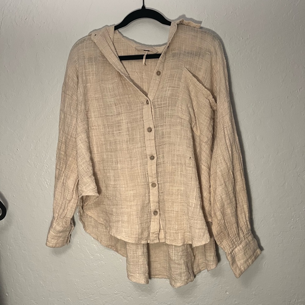 Cream/Tan flannel, size Medium